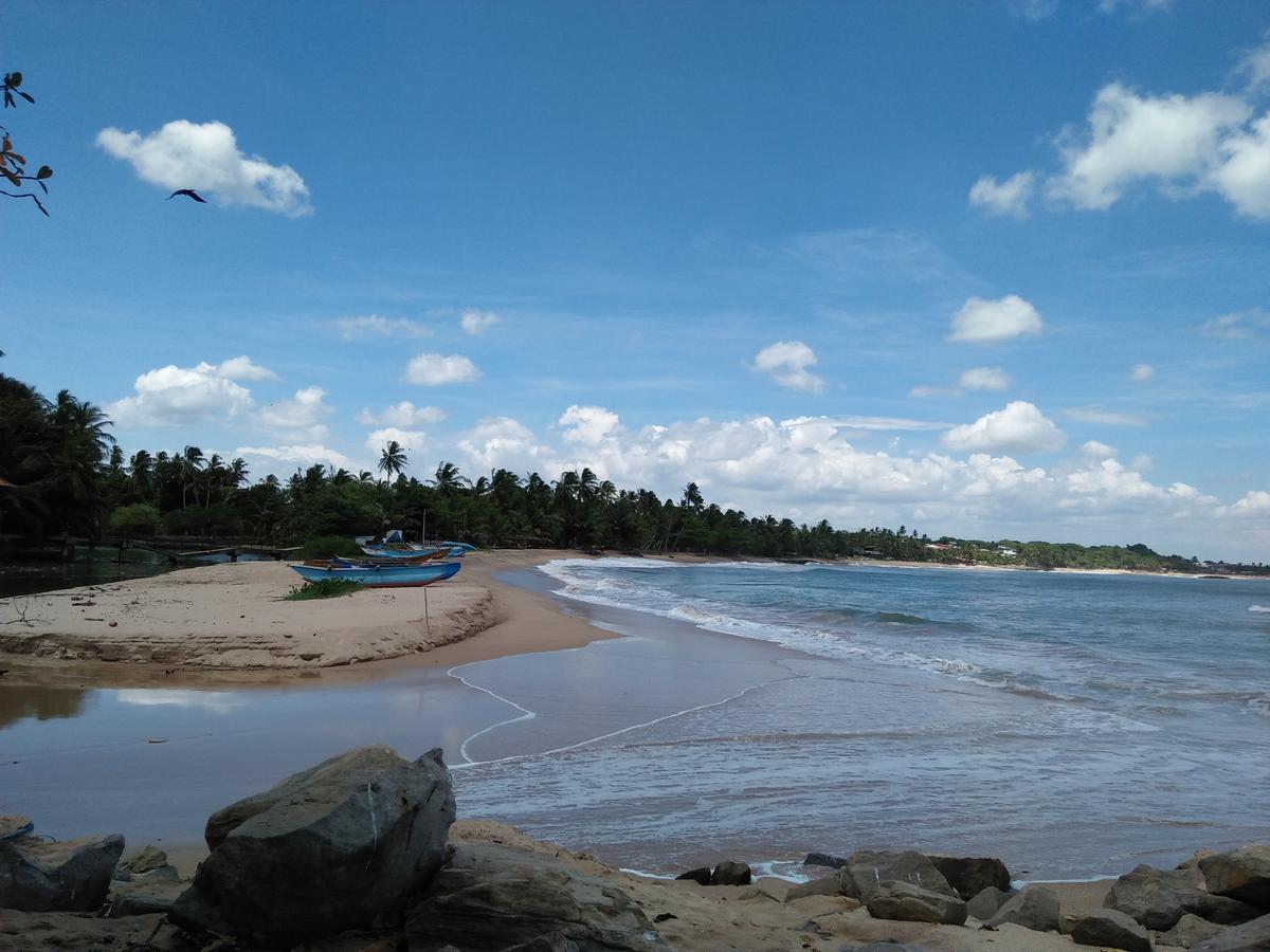 Parei Beach Inn Tangalle Exteriör bild