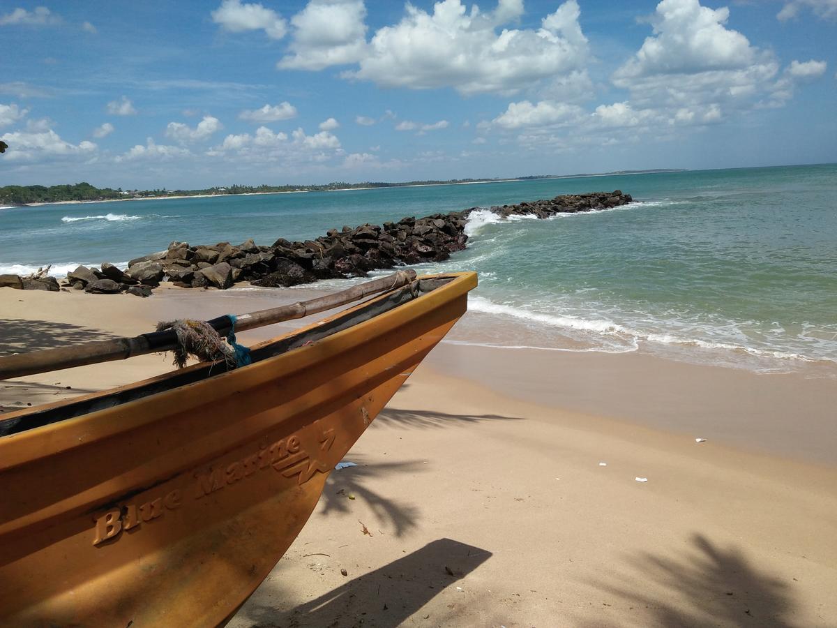 Parei Beach Inn Tangalle Exteriör bild